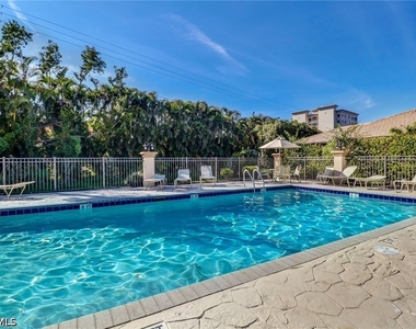 15121 Laguna Drive - Photo Thumbnail 34