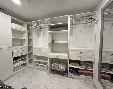 513 Lake Louise Circle - Photo Thumbnail 9