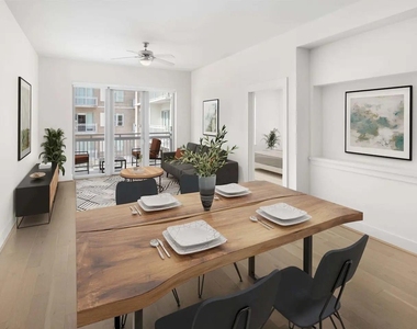 2727 Travis Street - Photo Thumbnail 6
