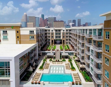 2727 Travis Street - Photo Thumbnail 26