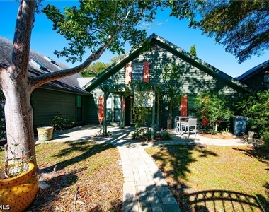 1313 Solana Road W - Photo Thumbnail 1