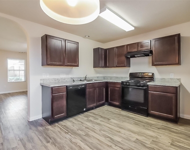 3002 Saluta Miata Court - Photo Thumbnail 5