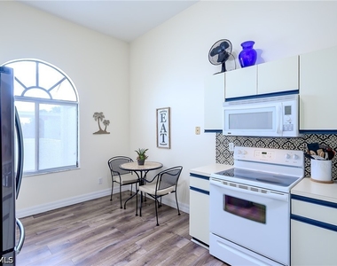 586 Beachwalk Circle - Photo Thumbnail 11