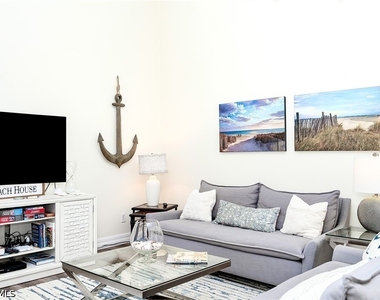 586 Beachwalk Circle - Photo Thumbnail 3