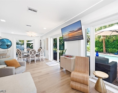 1274 Pine Court - Photo Thumbnail 22