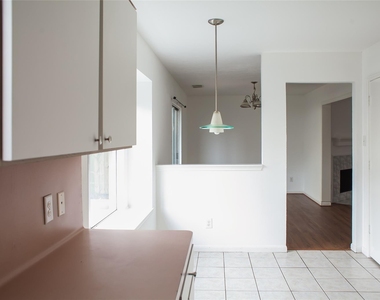 8910 Sage Place - Photo Thumbnail 11