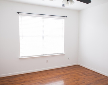 8910 Sage Place - Photo Thumbnail 15