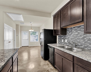 15841 Beechnut Dr - Photo Thumbnail 14