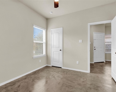15841 Beechnut Dr - Photo Thumbnail 5