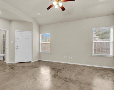 15841 Beechnut Dr - Photo Thumbnail 8