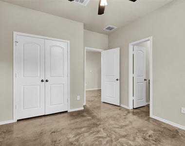 15841 Beechnut Dr - Photo Thumbnail 2