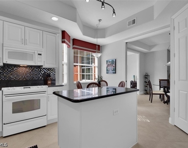 6413 Legacy Circle - Photo Thumbnail 11