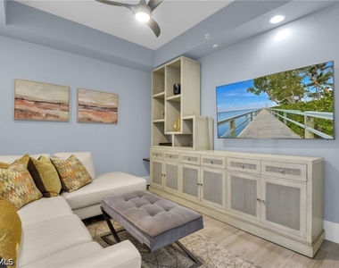 1035 3rd Avenue S - Photo Thumbnail 9