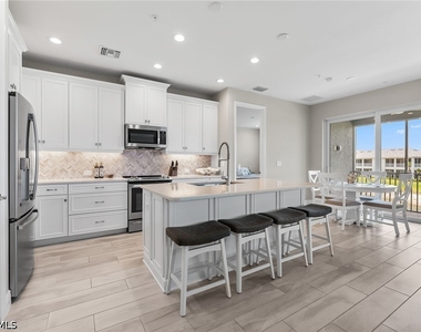 2609 Seychelles Circle - Photo Thumbnail 9