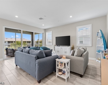2609 Seychelles Circle - Photo Thumbnail 2