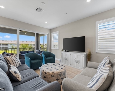 2609 Seychelles Circle - Photo Thumbnail 4