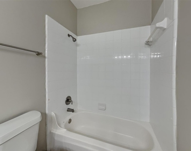 2922 Maple Bend Drive - Photo Thumbnail 15