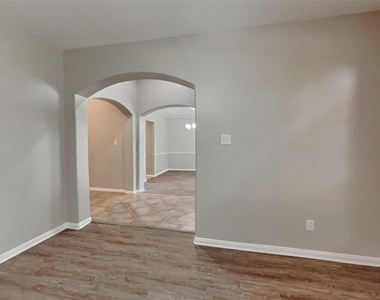 2922 Maple Bend Drive - Photo Thumbnail 1