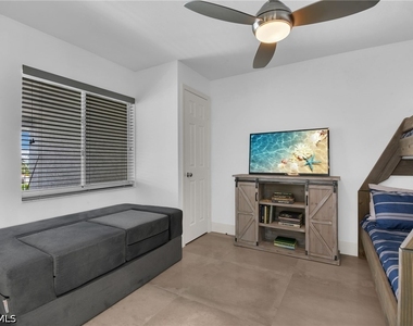 10684 Gulf Shore Drive - Photo Thumbnail 22