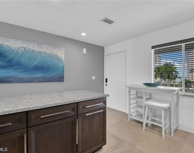10684 Gulf Shore Drive - Photo Thumbnail 5