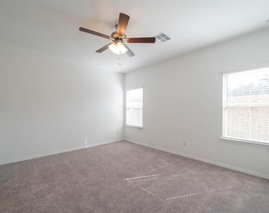 16743 Rover Lane - Photo Thumbnail 8