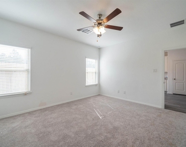 16743 Rover Lane - Photo Thumbnail 10