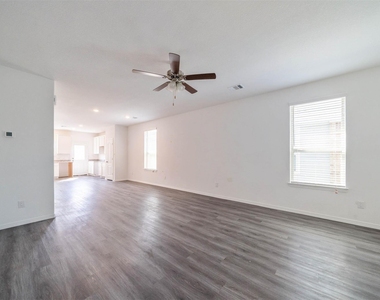 16743 Rover Lane - Photo Thumbnail 3