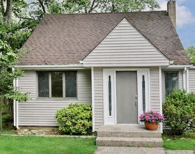 515 N Monroe - Photo Thumbnail 1