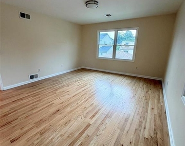 65 Linden - Photo Thumbnail 10