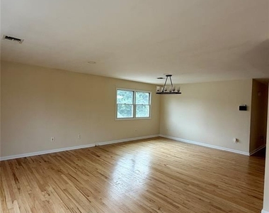 65 Linden - Photo Thumbnail 2