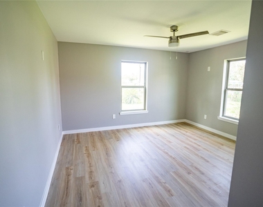 3118 Memel Street - Photo Thumbnail 7