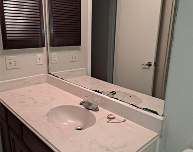 2426 Spring Dusk Lane - Photo Thumbnail 13