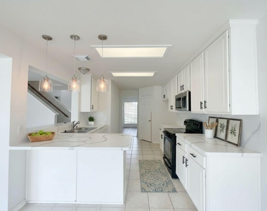 3426 Auburn Hollow Lane - Photo Thumbnail 7