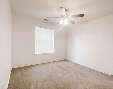 3426 Auburn Hollow Lane - Photo Thumbnail 22