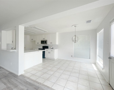 3426 Auburn Hollow Lane - Photo Thumbnail 8