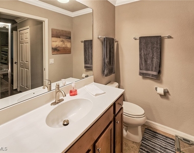 9727 Acqua Court - Photo Thumbnail 12