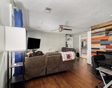 110 William Avenue - Photo Thumbnail 5