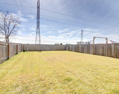 5815 Post Oak Manor Drive - Photo Thumbnail 3