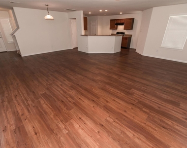 5815 Post Oak Manor Drive - Photo Thumbnail 6
