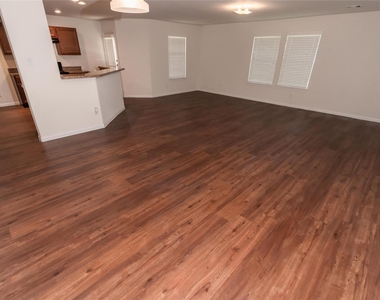 5815 Post Oak Manor Drive - Photo Thumbnail 5