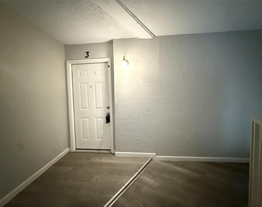 7515 Bayway Drive - Photo Thumbnail 17
