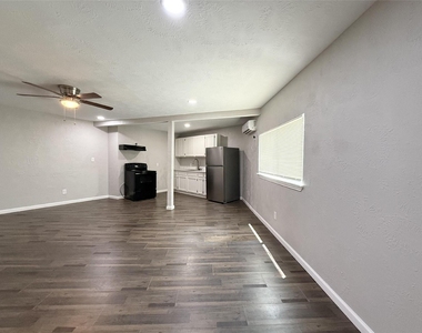 7515 Bayway Drive - Photo Thumbnail 1