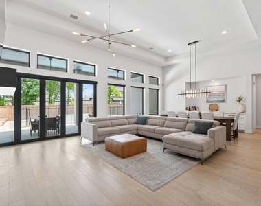 10561 Lake Palmetto Drive - Photo Thumbnail 17