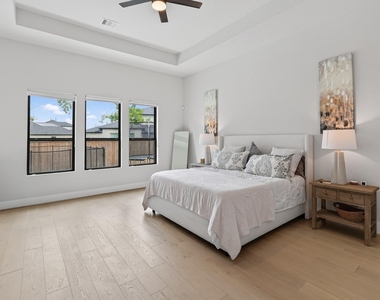 10561 Lake Palmetto Drive - Photo Thumbnail 26