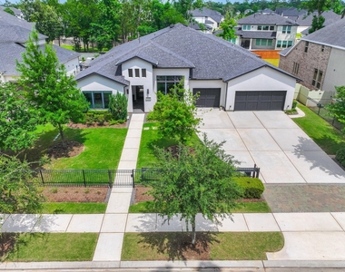 10561 Lake Palmetto Drive - Photo Thumbnail 1