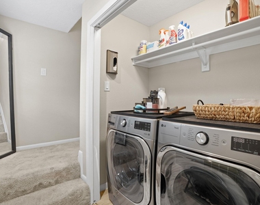 207 Granberry Street - Photo Thumbnail 7