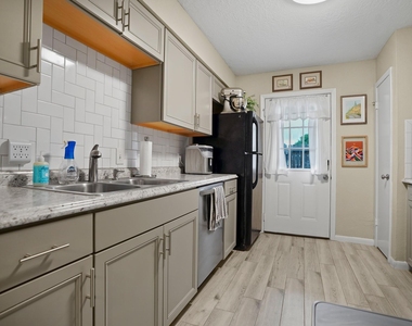 207 Granberry Street - Photo Thumbnail 4