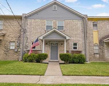 207 Granberry Street - Photo Thumbnail 13