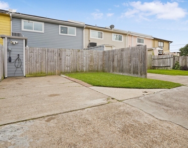207 Granberry Street - Photo Thumbnail 16