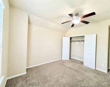 1242 S Maple Drive - Photo Thumbnail 22